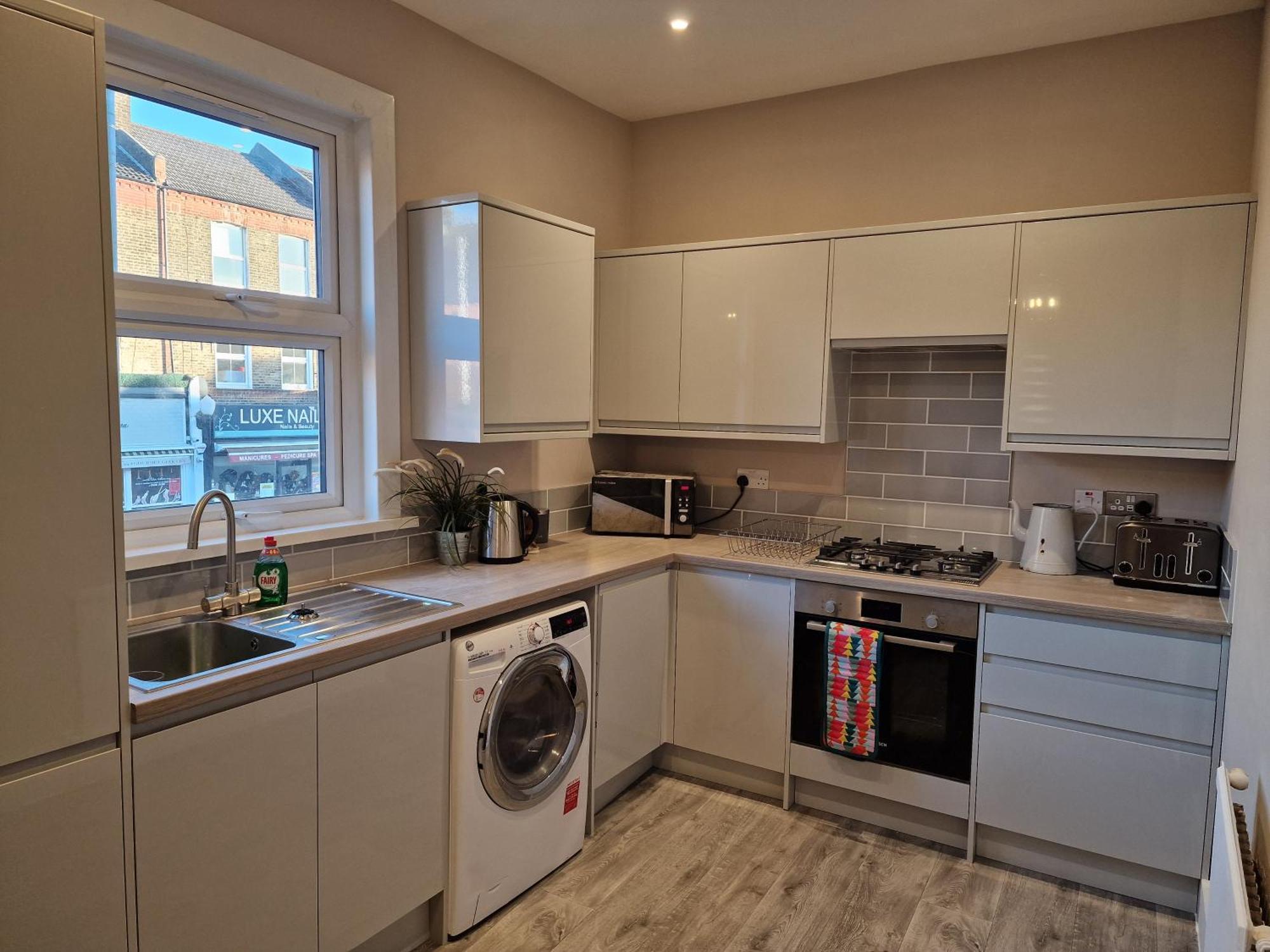 Bean -2 Double Bed And Sofa Bed Apartment