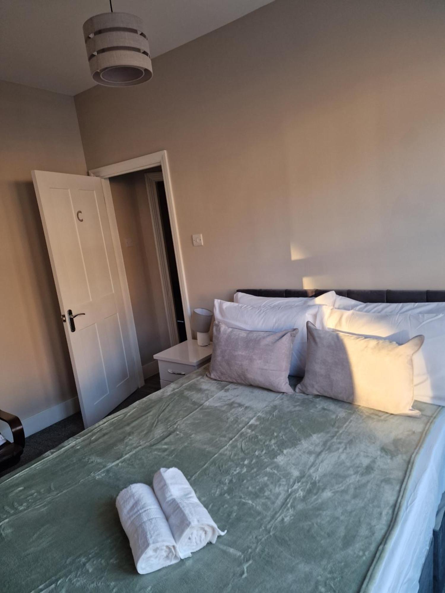 Apartment Bean -2 Double Bed And Sofa Bed